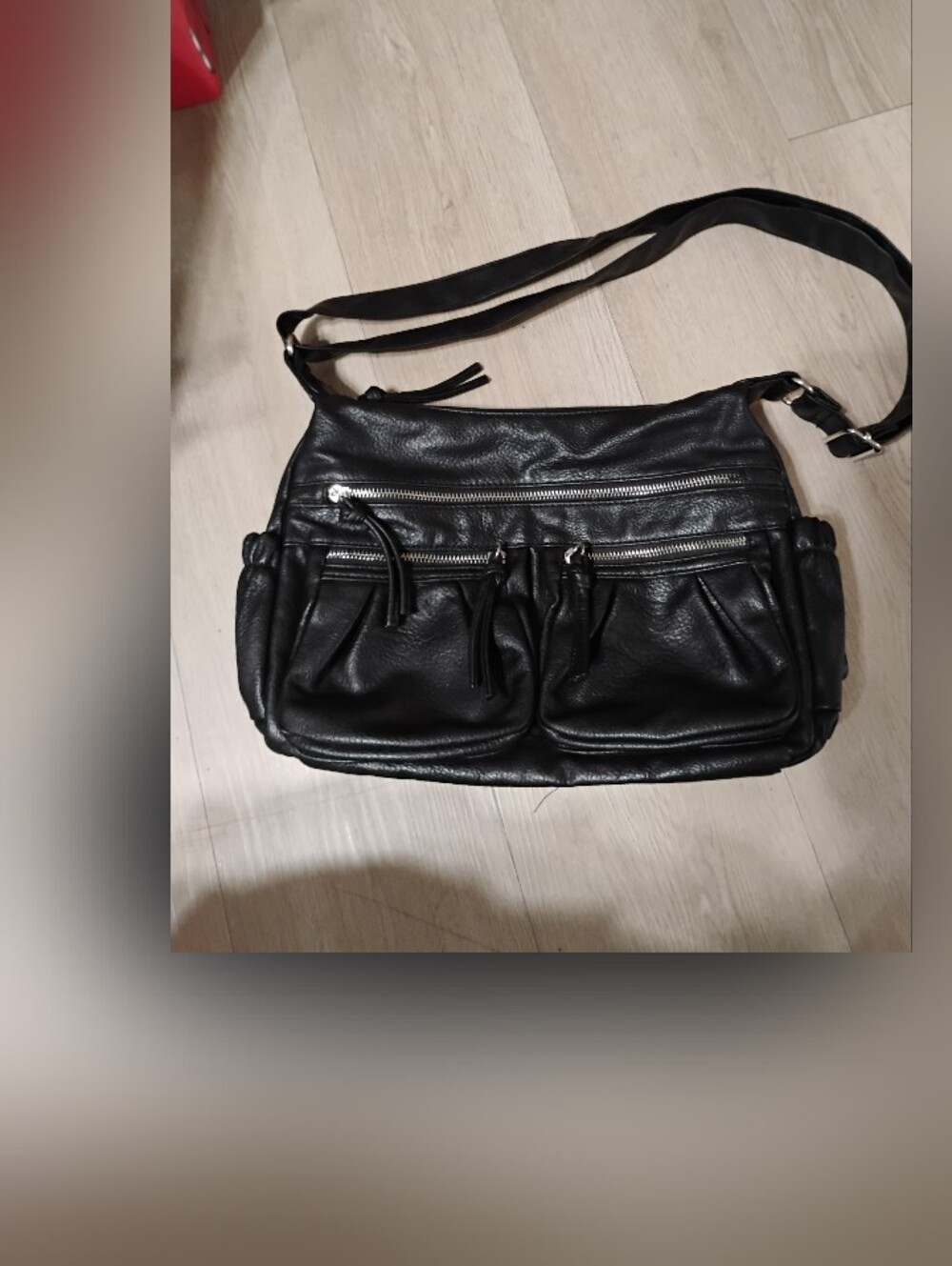 Bueno Black Soft Faux-Leather Crossbody Messenger Bag